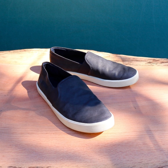 vince men's slip on sneakers